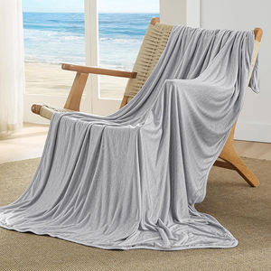 Couverture d'été en fibre de bambou et nylon pour les dormeurs chauds Couverture légère respirante pour le refroidissement de la glace - Product Image 1