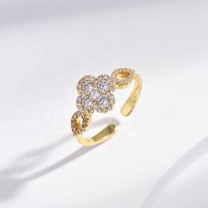Anillo ajustable de plata de ley 925 con gema, joyería fina, diseño de trébol personalizado, delicado, chapado en oro de 18k, con perlas, precio de fábrica. - Product Image 4