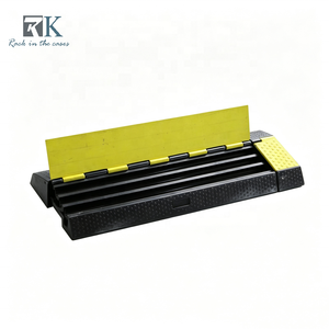 Rampe de protection de câbles robuste en caoutchouc, fournie par l'usine, durable, en vente - Product Image 1
