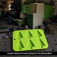 Moule de cuisson en silicone flexible antiadhésif 6 cavités en forme de sapin de Noël vert néon avec trou de suspension pour bonbons et chocolats de Noël
