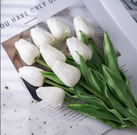 Mini-tulipes artificielles en PU, toucher naturel doux, vente en gros transfrontalière, bouquet à la main, décoration de mariage et de maison, style INS
