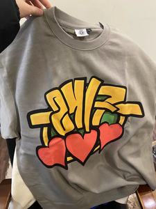 Camiseta de punto oversize de alta calidad estilo streetwear, 100% algodón de alto gramaje, con serigrafía personalizada y hombros caídos. - Product Image 2