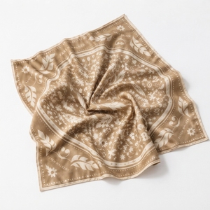 Écharpe carrée grande taille 100% modal personnalisée 130x130cm, imprimé floral, châle, foulard pour la tête - Product Image 3