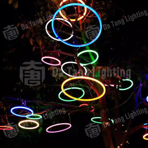 Anneau lumineux LED de Noël pour la décoration extérieure des fêtes et les présentoirs commerciaux - Product Image 4