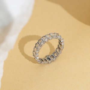 Anillo Ovalado de Plata con Piedras Transparentes en Forma de Oval Continuo, 4 Puntas <span class=keywords><strong>por</strong></span> Piedra, Borde Festoneado, Joyería de Regalo para Mujer - Product Image 1