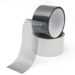 Cinta de reparación de mosquitera para pantalla de ventana negra, cinta autoadhesiva de reparación de pantalla de ventana con orificio de malla cubierta de fibra de vidrio para el hogar - Product Image 1