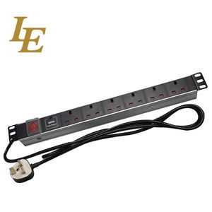 PDU de 19 pulgadas para Reino Unido, 6/8 vías, con interruptor de encendido/apagado y protección contra sobrecarga y sobretensión para armario de rack - Product Image 4