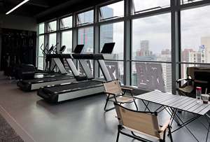 वाणिज्यिक भारी शुल्क ट्रेडमिल वजन घटाने वाले जिम और होम कार्डियो प्रशिक्षण के लिए बटन ऑपरेशन - Product Image 3