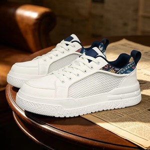 Chaussures de skate décontractées pour hommes avec logo personnalisable, respirantes, en maille, à semelle épaisse, baskets tendance pour l'été, à porter au quotidien - Product Image 3
