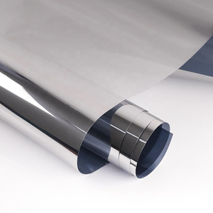 Prix d'usine <span class=keywords><strong>pas</strong></span> <span class=keywords><strong>cher</strong></span> argent miroir réfléchissant unidirectionnel verre fenêtre Film UV Protection de <span class=keywords><strong>la</strong></span> vie privée bâtiment <span class=keywords><strong>solaire</strong></span> fenêtre Film - Product Image 6
