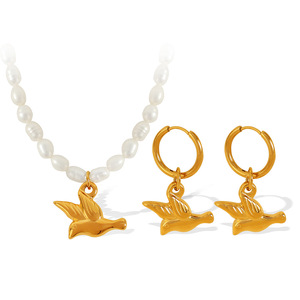 Ensemble collier et boucles d'oreilles en perles d'eau douce, pendentif oiseau doré 4-5mm, bijoux pour femmes à porter au quotidien - Product Image 5