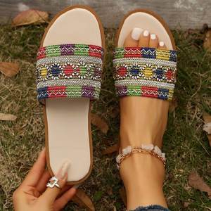 Sandalias Planas Étnicas para Mujer con Cuentas, Diseño de Bloques de Color y Costuras, Ligeras, para Uso Diario en Exteriores, Beige, Azul, Floral - Product Image 1