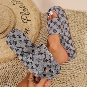 Factory Direct Wholesale <b>Big</b> Size <b>slippers</b> Printed <b>slippers</b> Platform Designer <b>Slipper</b> - Product Image 2