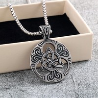 Kalung Liontin Pria Anti Karat Tahan Air Gaya Vintage Viking Irlandia Simpul Konsentris Baja Tahan Karat 316L Grosir Perhiasan