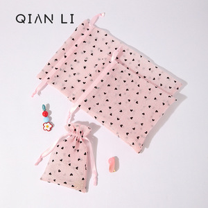 กระเป๋าตาข่ายลายหัวใจ QIAN LI พร้อมเชือกรูดสำหรับเก็บเครื่องประดับ ขนาด 10x15 ซม. 15x20 ซม. 20x30 ซม. - Product Image 1