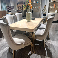 Chaise de salle à manger de luxe européenne, siège en bois massif sculpté, détails ornés, revêtement en velours, style design moderne, meubles pour la maison