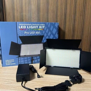 U600 U800Pro RGB 40W Lumière vidéo LED portable 3200-6500K Mode RGB Contrôle par application U600 Lumière vidéo de studio Youtube - Product Image 3