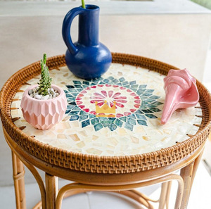 Mesa de Centro Moderna de Ratán y Nácar, Mueble Decorativo Hecho a Mano para Sala de Estar - Product Image 4