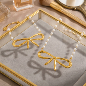 Ensemble élégant de collier et boucles d'oreilles en cristal et strass en forme de cœur pour femmes, plaqué argent, en alliage - Product Image 2