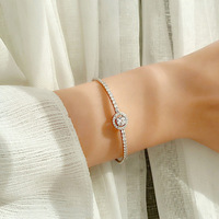 Bracelet en Moissanite Synthétique Importée à Huit Cœurs et Huit Flèches pour Femmes