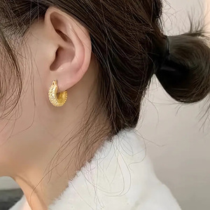 Orecchini a Cerchio con Pavé per Matrimonio, Gioielli Eleganti e Delicati per Donne - Product Image 2