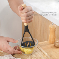 Aardappelstamper met lange steel, drukmatenmachine, fruit- en groentepureemachine, keukenhulpstuk