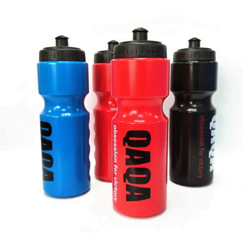 Botella de agua de plástico con logotipo personalizado, sin Bpa, deportes, camping, gimnasio, no aplicable para agua hirviendo, accesorios de agarre de mano, PE personalizado