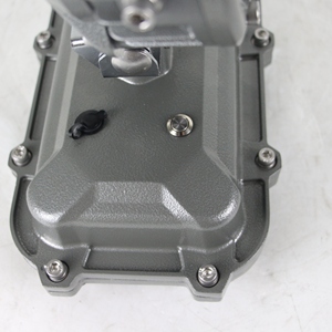 Lámpara de Trabajo LED Portátil a Prueba de Explosiones con Base Magnética de 20W, Haz Amplio para Muelles de Carga y Áreas con Materiales Peligrosos/Inflamables - Product Image 4