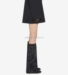 Bottes de motard noires en cuir avec fermeture de requin à <span class=keywords><strong>talon</strong></span> large pour femmes Bottes de luxe avec verrouillage de requin Bottes à hauteur de genou en alpaga - Product Image 6