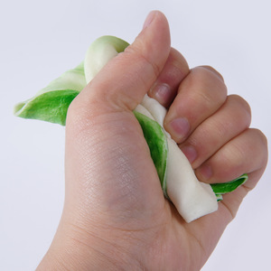 Modelo de hoja de lechuga vegetal simulada en PU suave, escala 1:1. Incluye también un accesorio fotográfico para simular comida. - Product Image 3