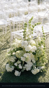 Centrotavola di Lusso con Sfere Floreali Bianche e Verde Salvia per Decorazioni Matrimoniali a Tema Foresta - Product Image 5