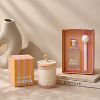 Arovi - Coffret Cadeau Parfum d'Ambiance Personnalisé Rayures Pastel, Bougie en Soja 150g avec Couvercle en Bois et Diffuseur à Bâtonnets 90ml, Marque Privée
