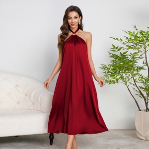 En gros, Vêtements de nuit pour femmes en satin, longs, dos nu, à col licou, sexy, sans manches - Product Image 1