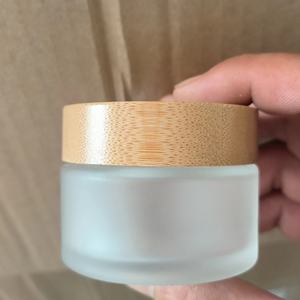 Tarro de vidrio esmerilado ecológico de bambú para crema corporal, cosmética y cuidado de la piel, 100g 100ml, con tapas. - Product Image 2