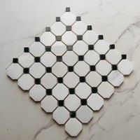 Mosaïque de marbre noir de forme irrégulière, couleur super blanche, motif parquet, épaisseur 10 mm, carrelage moderne pour salle de bain et cuisine d'hôtel