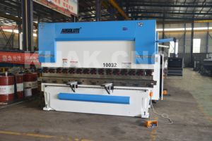 Alta seguridad 80Ton3200mm CNC Press Brake Rail Transit Press Break Machine Doblado Precio bajo 100 Ton - Product Image 2