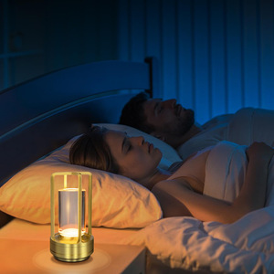 Lámpara de Mesa Metálica Moderna Retro para Bar, Restaurante, Dormitorio, Decoración de Cabecera, Carga Táctil, Portátil para Exteriores, Camping - Product Image 1