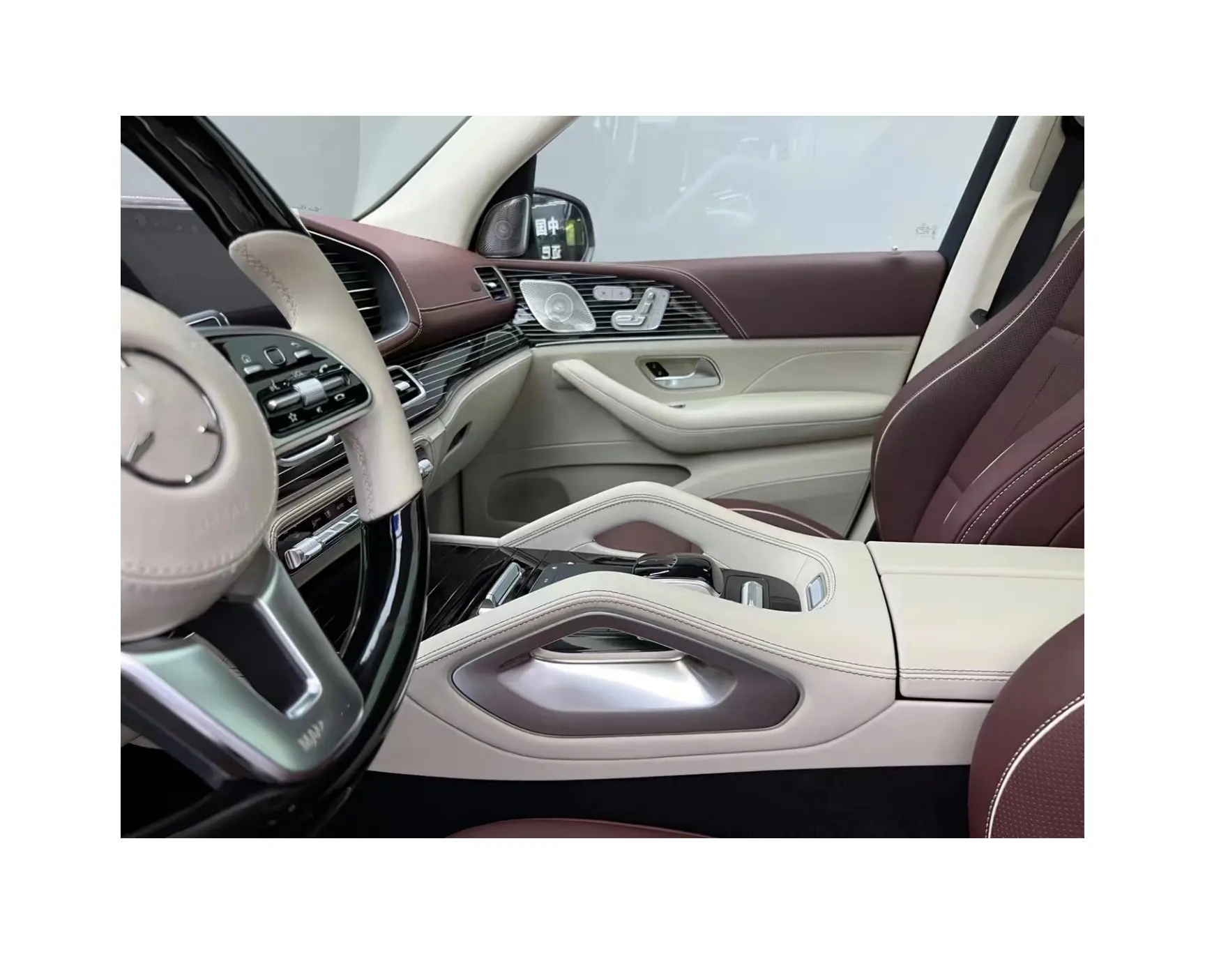 Los últimos accesorios interiores de coche de lujo GLS Maybach reposabrazos VIP asiento trasero con mesa para Mercedes Benz GLS480 GLS600