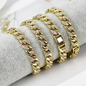 Vente en gros de bracelets en laiton pour femmes, accessoires de chaîne vintage plaqués or 18 carats de haute qualité avec CZ charmants - Product Image 5