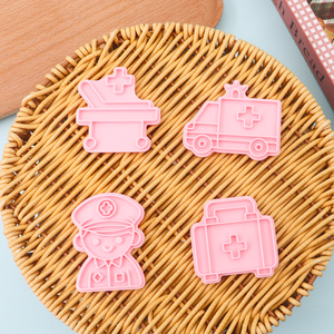 Cortadores de Galletas de Plástico Ecológicos de 2 Piezas con Diseño de Dibujos Animados en 3D de la Serie Ambulancia Doctor para Fiestas - Product Image 1