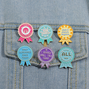 Kleurrijke Medaille Emaille Pin Grappige Citaten Positieve Woorden Metalen Broches Revers Badge Sieraden Groothandel Geschenk - Product Image 1