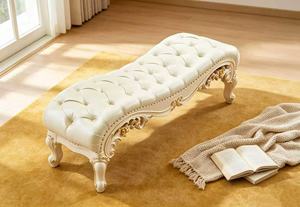 Banco Tapizado de Lujo Color Crema, Otomana de Madera Tallada Estilo Rococó Francés con Detalles en Dorado para Dormitorio - Product Image 3
