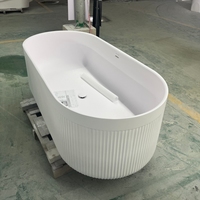 Baignoire autoportante de luxe à rayures verticales pour usage résidentiel et hôtelier avec égouttoir