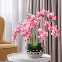 Weiße künstliche Orchidee mit silberner Vase Elegantes Kunst blumen arrangement für Weihnachten Neujahr Ostern oder Halloween