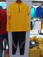 Créez votre propre ensemble de survêtement décontracté pour homme : haut à manches longues avec fermeture éclair et pantalon, deux pièces.