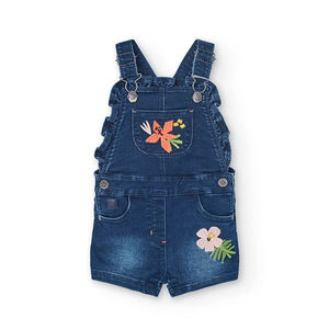 Salopette Corta in Denim <span class=keywords><strong>Blu</strong></span> Scuro Lavato per Bambine con Ricamo Floreale, Bordo Arricciato e Bretelle Regolabili - Product Image 2