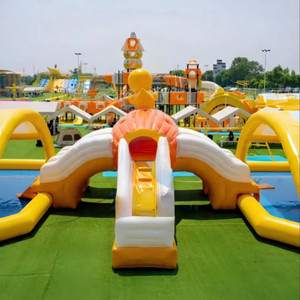 AOYU Grand équipement de jeux gonflables commercial géant pour l'extérieur : piscine, toboggan aquatique, château gonflable et parc aquatique combiné - Product Image 1