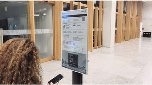 Pantalla Digital de Señalización de 28.5 Pulgadas con Tinta Electrónica a Todo Color para Interiores, Legible Bajo la Luz Solar, para Eventos y Centros de Transporte - Product Image 4