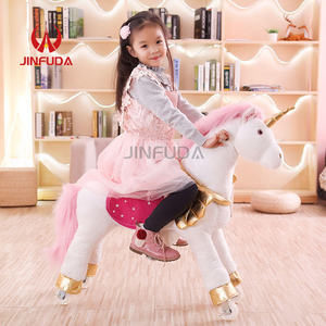 Giocattoli per Famiglia: <span class=keywords><strong>Cavallo</strong></span> Meccanico <span class=keywords><strong>a</strong></span> Dondolo in Peluche, Cavalcabile per Eventi all'Aperto, in Vendita - Product Image 6