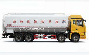 Camión de Transporte de Alimentos a Granel CLW 40000L, 8x4, 463hp, Tanque de Acero al Carbono, Tornillo Eléctrico, para Entrega de Alimentos para Ganado - Product Image 4